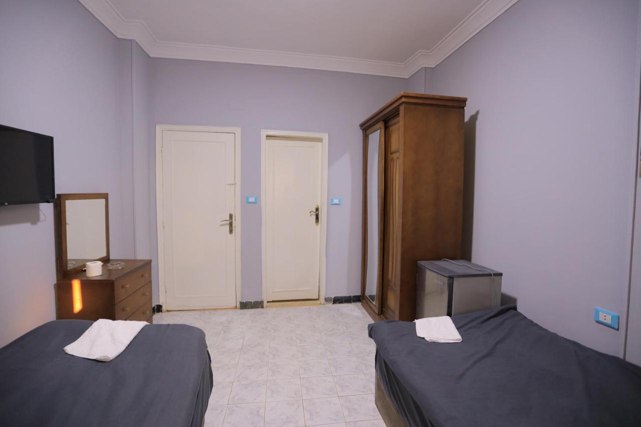 Magic Golden Pyramids View Hotel Kafret el-Gabal Екстериор снимка