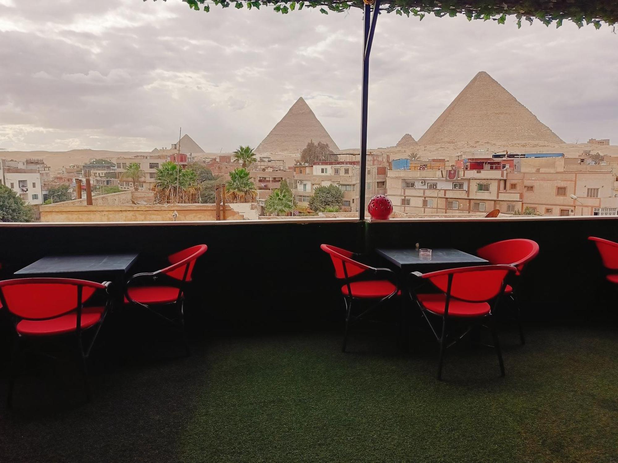 Magic Golden Pyramids View Hotel Kafret el-Gabal Екстериор снимка