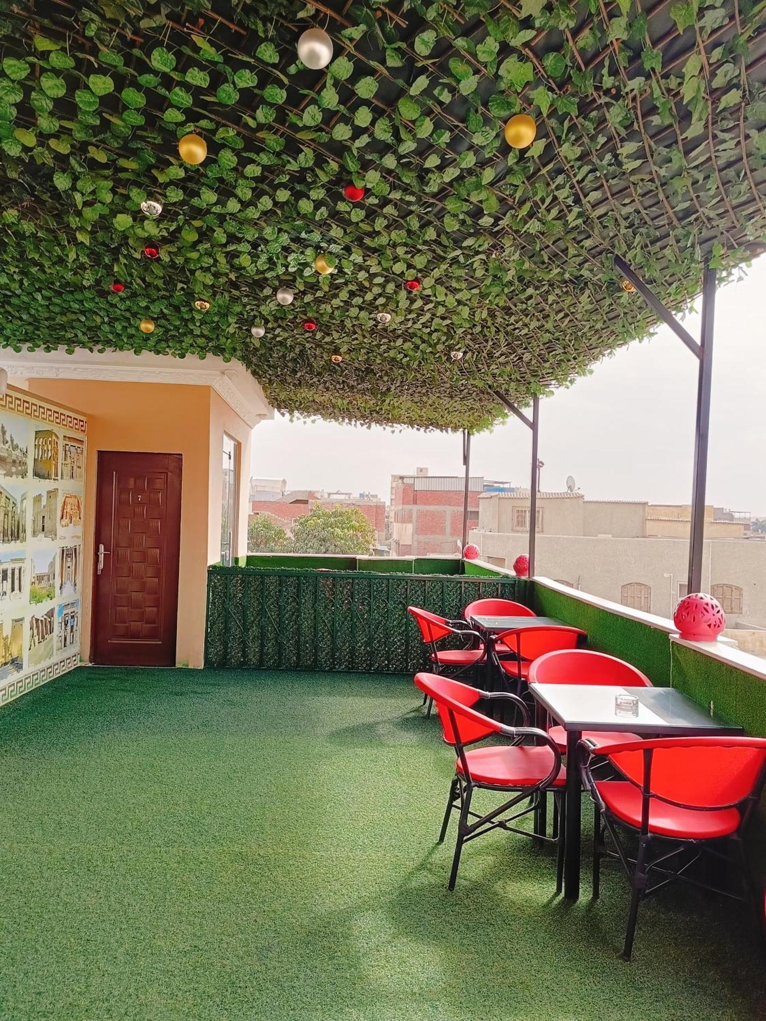 Magic Golden Pyramids View Hotel Kafret el-Gabal Екстериор снимка