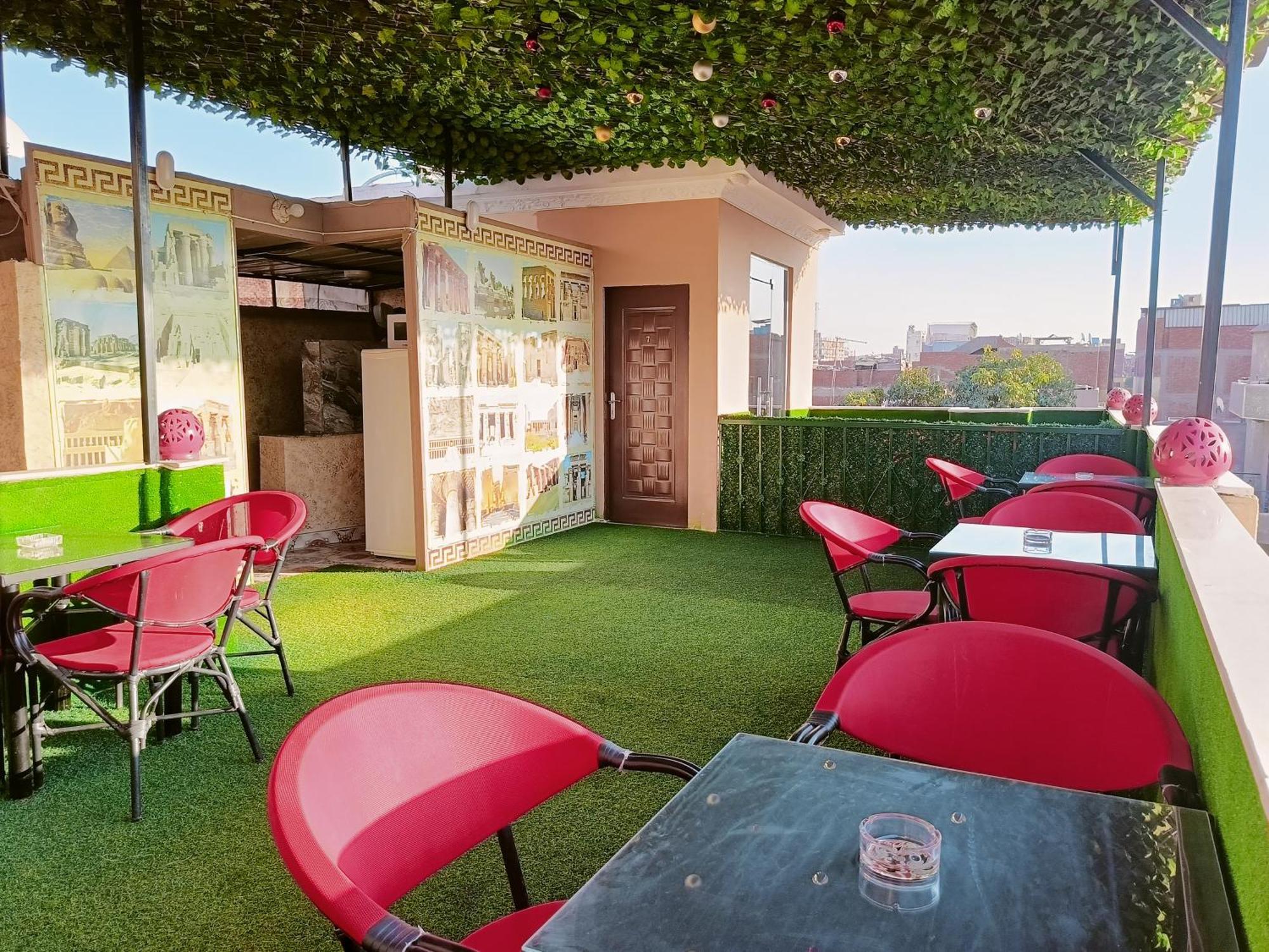 Magic Golden Pyramids View Hotel Kafret el-Gabal Екстериор снимка