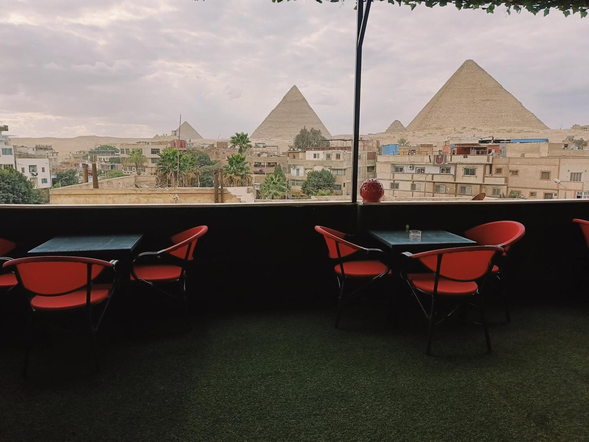 Magic Golden Pyramids View Hotel Kafret el-Gabal Екстериор снимка