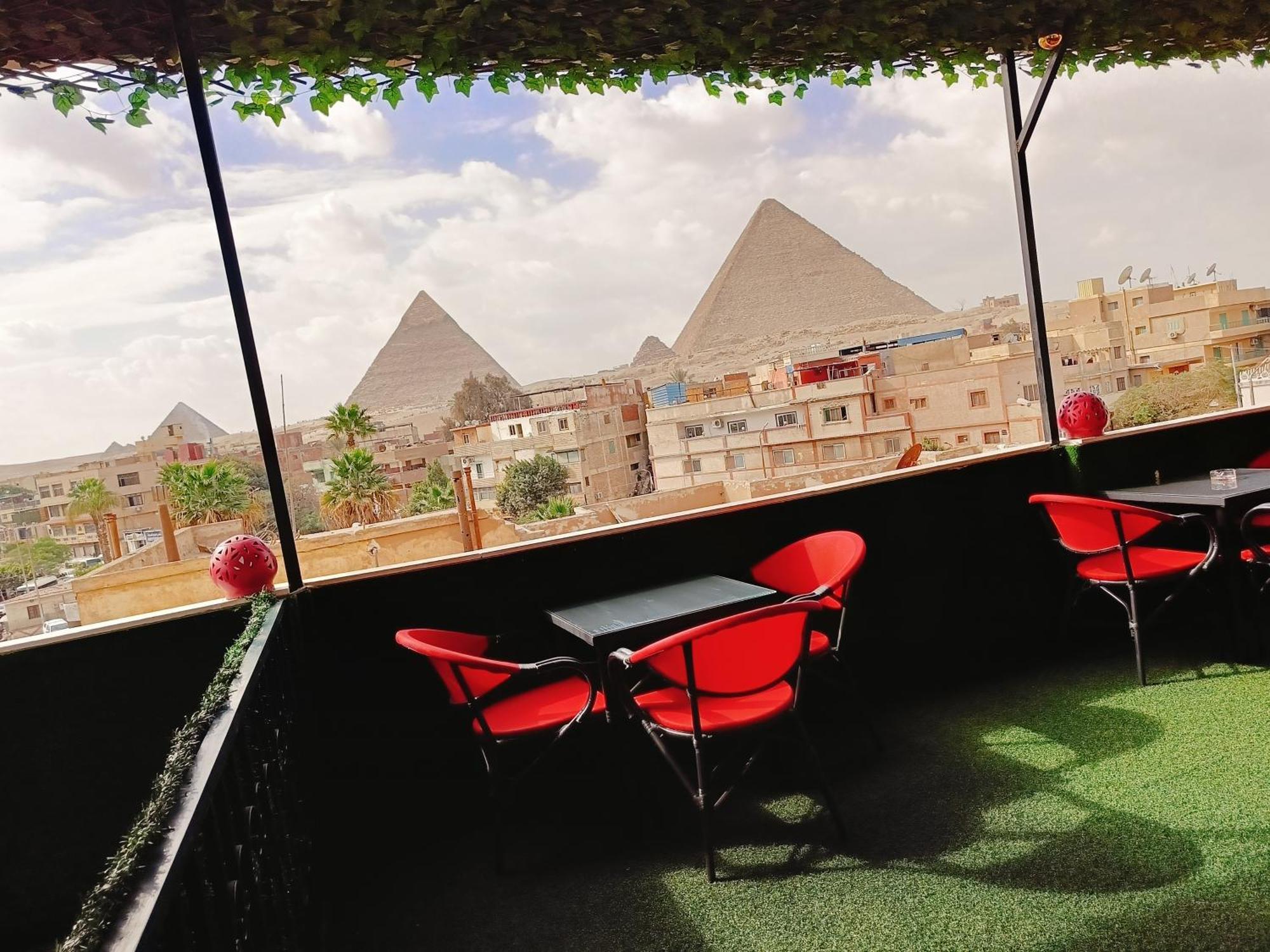 Magic Golden Pyramids View Hotel Kafret el-Gabal Екстериор снимка