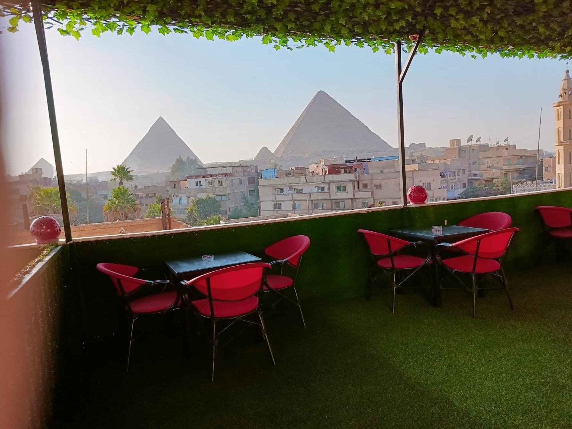 Magic Golden Pyramids View Hotel Kafret el-Gabal Екстериор снимка