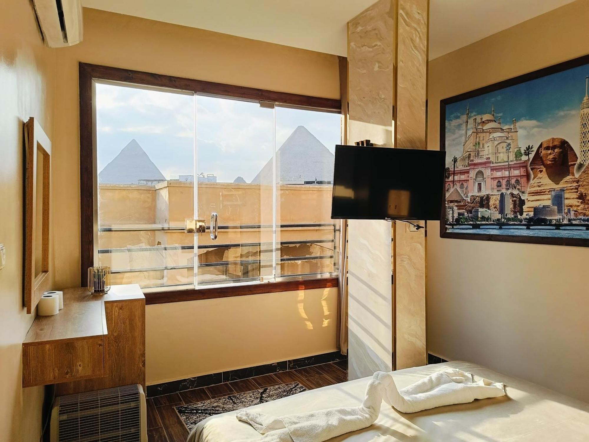 Magic Golden Pyramids View Hotel Kafret el-Gabal Екстериор снимка