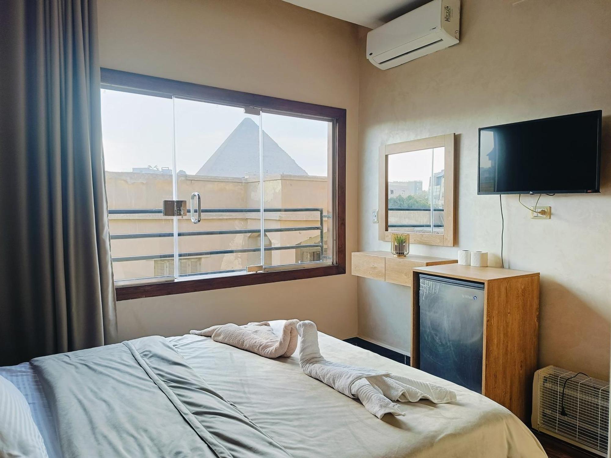 Magic Golden Pyramids View Hotel Kafret el-Gabal Екстериор снимка