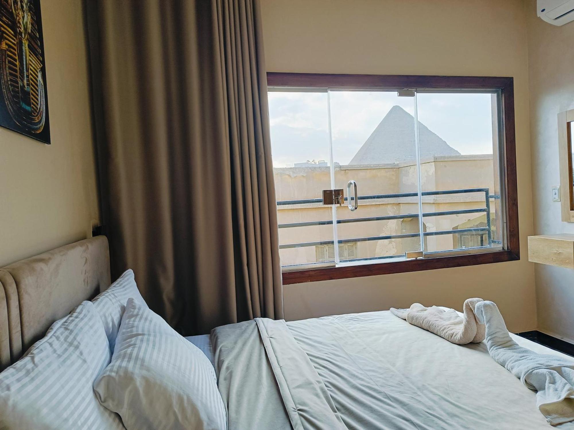 Magic Golden Pyramids View Hotel Kafret el-Gabal Екстериор снимка